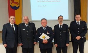 Oberbürgermeister Klaus Demal, Werner Rüssel, der geehrte Klaus Dopf, Klaus Dieter Süß und Heiko Baier (v.l.n.r.)